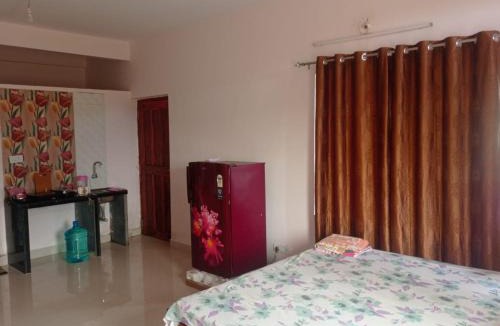 Arambol Hotel | Madrid Homestay mountain valley view 25 Minute walk to Beach