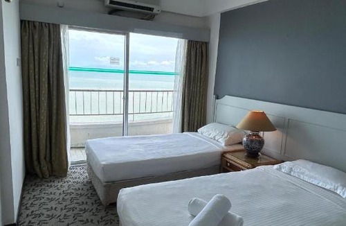 Tanjung Bungah Hotel | Maisie Rainbow Penang
