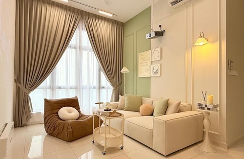 Taman Century Apartment | Maison Sage-Space Residency-KSL-2BR-Projector-6Pax