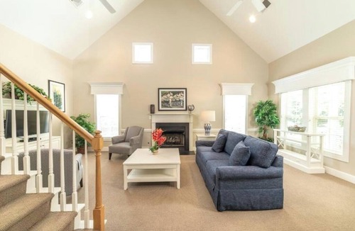 Lackey Resort | Make Every Moment of Your Trip Feel Special Here! 4 Units, Outdoor Pool, Parking
