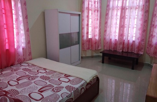 Kampung Padang Luas Apartment | Mama Homestay