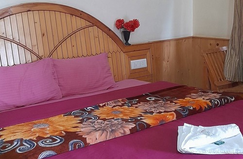 Simsa Village Hotel | Manali Hotels With Beautiful View & Snow Peak Mountain View