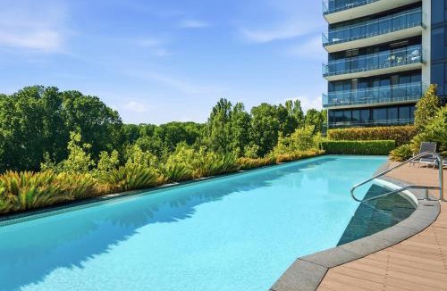 City East Apartment | Manhattan CBD Stay, Resort-Style Prime Location