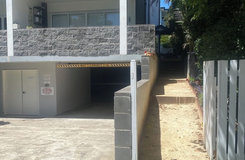 Manly Vale Apartment | Manly Coast ground floor modern 2 bedder