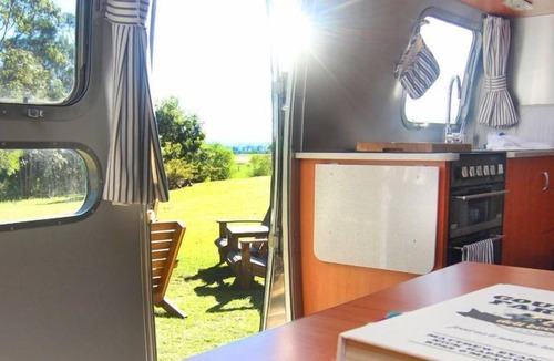 Tinonee House | Mansfield on the Manning - Unique 31' American Airstream