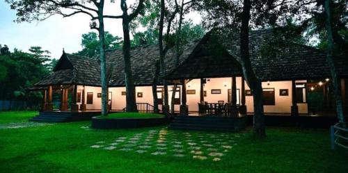 Mararikulam Resort | Marari Beach Palace