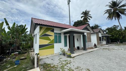 Kampung Lampu House | Mariamz Homestay near jetty Perhentian Island
