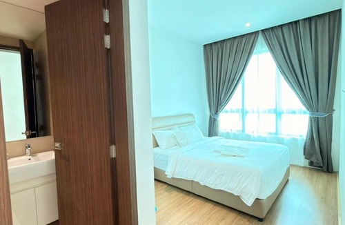 Bandar Baru Permas Jaya Apartment | Marina View Resort - 3 Bedroom