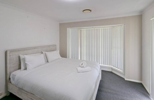 Marrangaroo Other | Marrangaroo Meadows | Rural Manor, 5 Bedroom, 3 Bathroom, A/C, Pets, Indoor Pool