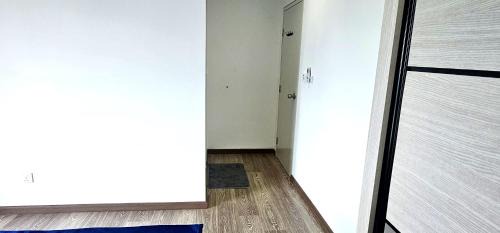 Kajang House | Master Room with Private Bath at Kajang