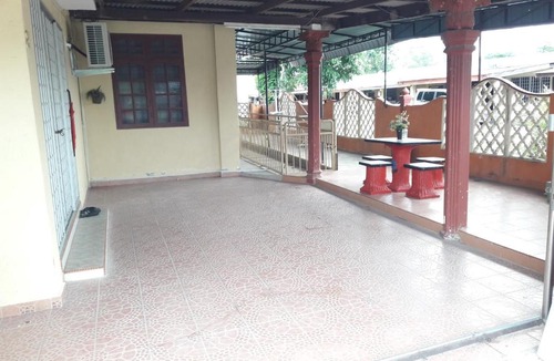 Kampong Raja House | Mat'Yen HOMESTAY