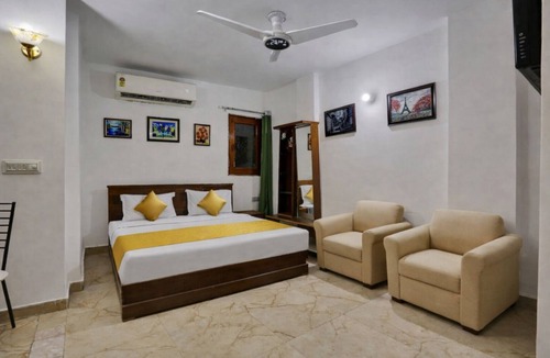Hauz Khas Village Hotel | Mauryan Elite I Hotel Hauzkhas