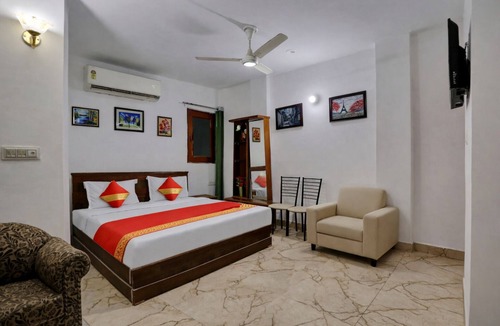 Hauz Khas Village Hotel | Mauryan Elite I Hotel Hauzkhas