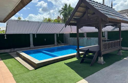 Kawasan Perindustrian Chendering House | Mawar 23 Chendering with Dedicated Pool