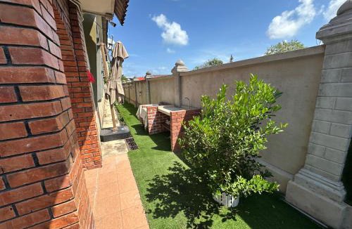 Kawasan Perindustrian Chendering House | Mawar 23 Chendering with Dedicated Pool
