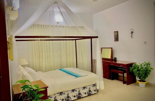 Gulshan Apartment | Maya's Green House Guest House