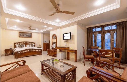 Paltan Bazaar Hotel | Mayur Hotel