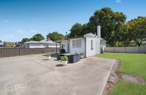 Orange East Cottage | "McLachlan Cottage" - Central East Orange, Pet Friendly