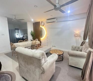 Wakaf Che Yeh House | Medina Luxe Stay