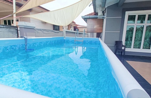 Rembia House | Melaka homestay with pool,ktv, billiard,bbq sleeps 15-18