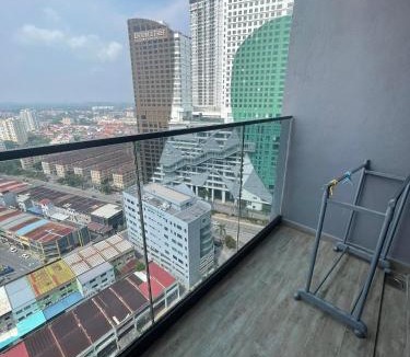 Taman Melaka Raya Apartment | Melaka Imperio Residence with Wifi and PoolSeaview