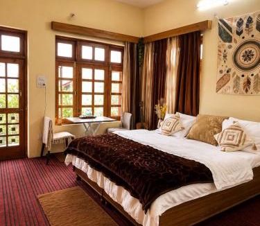 Jagatsukh House | Meltwood Stays Manali
