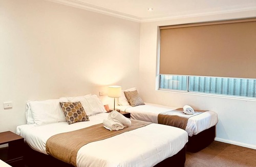 Tumut Hotel | Merivale Motel