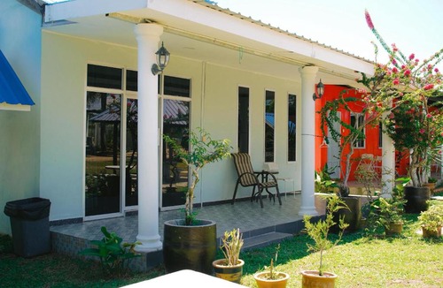 Penyabong House | Mersing Barokahhill Beach Resort