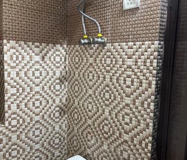 Faridabad Bed & Breakfast | Metro 21