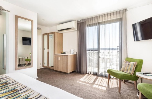 South Perth Hotel | Metro Hotel Perth