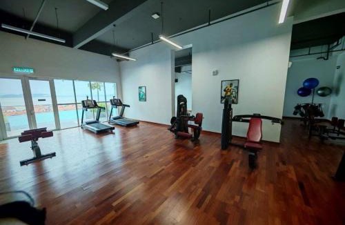 Kampung Batu Uban House | Middle Room Only in Bayan Lepas Share Space