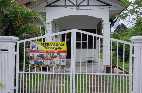 Kampung Padang Luas Ski Chalet | Mikaadam Homestay