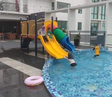 Wakaf Che Yeh Hotel | Mikayla Suite