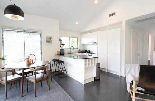 Kangaroo Valley Villa | Mike's Kangaroo Valley. A relaxing private cabin surrounded by beautiful nature.