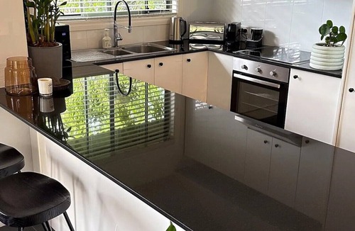 Kangaroo Valley Villa | Mike's Kangaroo Valley. A relaxing private cabin surrounded by beautiful nature.