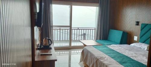 Kanatal Hotel | Milan Home Stay