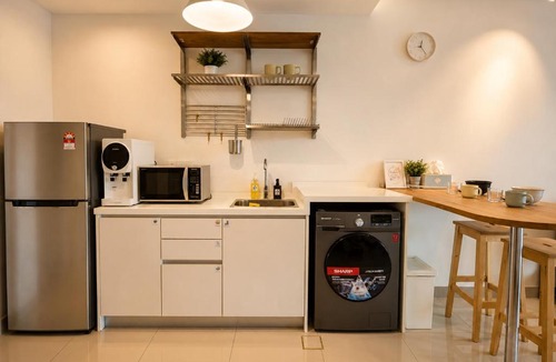 Shah Alam Apartment | Minimalist Studio Trefoil Setia Alam linked bridge to Mall and Convention Centre near to NIH Peninsula