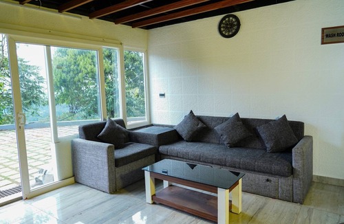 Devikolam Bed & Breakfast | Misty Bush Munnar - Deluxe Double Roomn