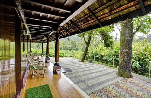 Adimaly Cottage | Misty D Silver