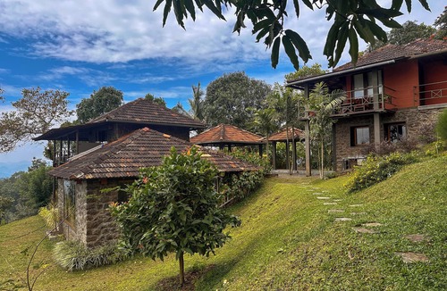 Udumbanchola Villa | Misty Hogans Hill Station Stay | Entire Stay Near Munnar | Sleeps 10