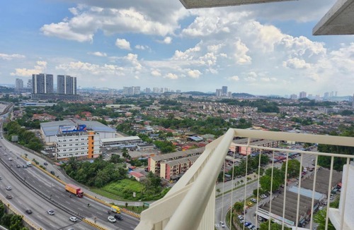 Kampung Sungai Raya Apartment | MLH Premier Suites @ Saville Cheras