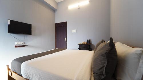 Coimbatore Hotel | MM Hotel Grey Luxury