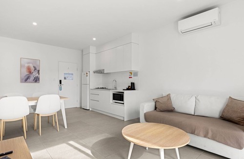 Callala Beach Apartment | Modern 1 Bed Apartment - 6 Min Walk to Callala Beach