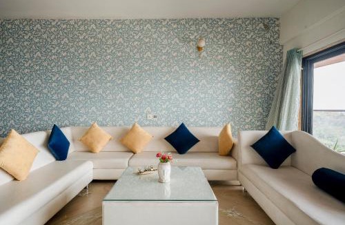 Vainguinim Apartment | Modern 2BHK Apartment in Panjim with Sea View & Pool Access