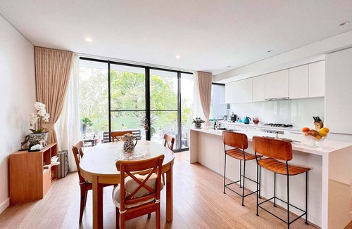 St Ives Apartment | Modern 2BR Apt in St Ives | Huge Balcony & Pet Friendly | Walk to Shopping Mall