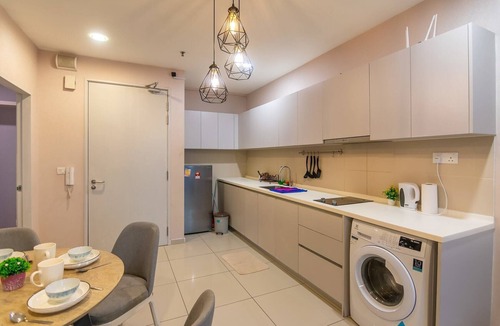 Shah Alam Apartment | Modern 2BR Apt near I-City Theme Park FREE Parking