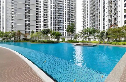 Kuala Lumpur Apartment | Modern 3BR Apt Near Desa Park/Mont Kiara, Parking