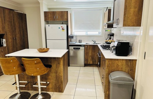 Riverstone House | Modern 4BR 3 Bath Home For Groups & Families