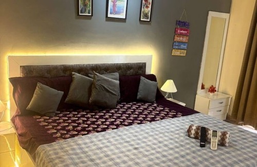 Noida Apartment | Modern Cozy Studio @ Paramount – Perfect for Couples!