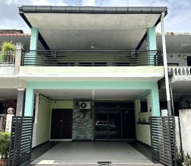 Central Seberang Perai House | Modern Cozy Sweet House 4 ROOM 10pax@ALMA BM